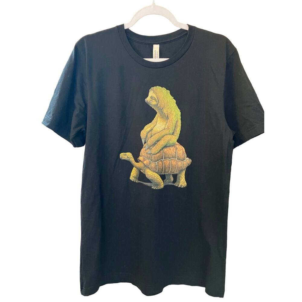 Men's Black Short Sleeve Tee w/ Turtle Carrying Sloth Print Design Casual SZ L